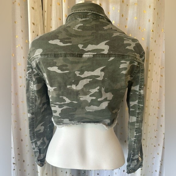 Justice Girls Stretch Green Camouflage Embellished Cropped Denim Jacket Size 10 - Picture 2 of 4